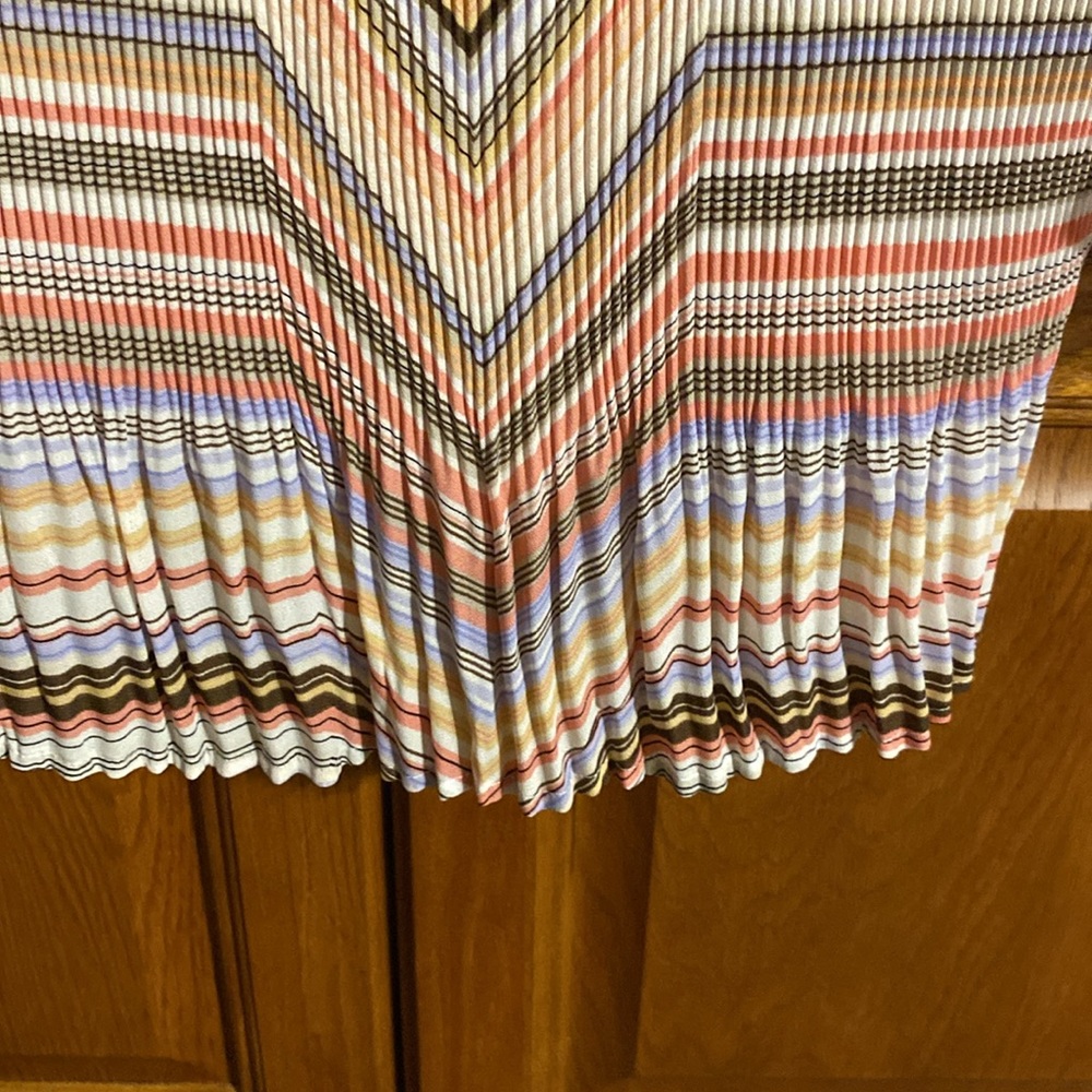 Essentials by Milano Ribbed Blouse. - Picture 6 of 6